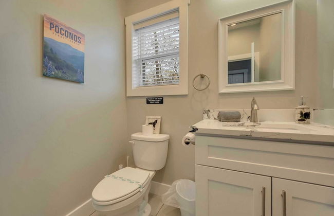 Bear Creek Bliss by Avantstay Sleeps 16 + Game Room, Deck, Fire Pit! - Foto 10