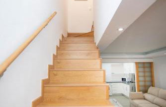 Stylish 3-Bedrooms Getaway with Terrace & Pool - Foto 31