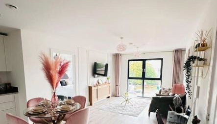 Central Derby Urban 2 Bedroom Flat - An Oasis of Elegance! Free Parking and Wifi suitable for families and professionals - Foto 5