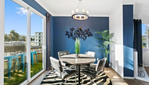 Beverly Hills Penthouse 2 BR Apt with Parking 407 - Photo 3