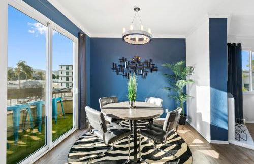 Beverly Hills Penthouse 2 BR Apt with Parking 407 - Photo 3