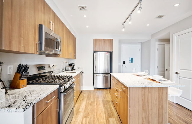 Bluebird Suites near Pentagon - Photo 16