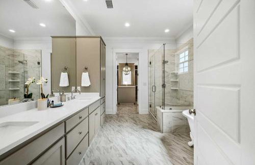 Luxe Fairhope Home with Covered Patio Walk to Bay - Foto 15