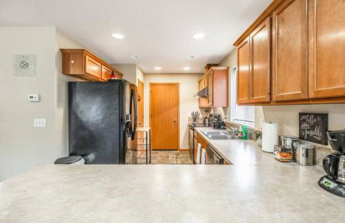 Serene Craftsman Near Boeing Everett - Photo 4