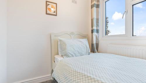 Awesome Coventry Home for Business Contractors and Suitable for families with Free Parking 14mins from NEC - Foto 3