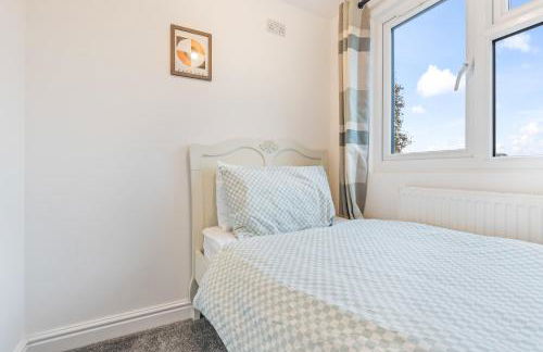 Awesome Coventry Home for Business Contractors and Suitable for families with Free Parking 14mins from NEC - Foto 3