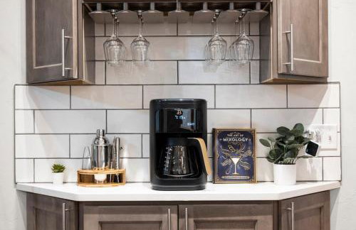 Games,BBQ, Netflix plus FREE Parking Near Bakery Square - Foto 12