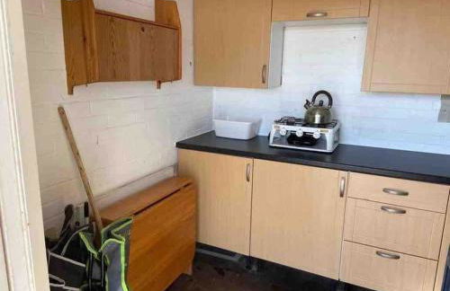 Spacious 5-Bedroom Victorian House Near Sandbanks - Sleeps 14, Parking & Garden - Foto 27