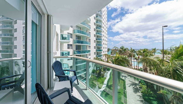 Ocean Wind - Luxury Beachfront Condo with Pool & Gym - Foto 2, Imagen principal