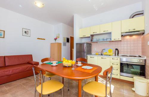 Apartments Ivan Sea View in Peaceful Lun - Photo 25