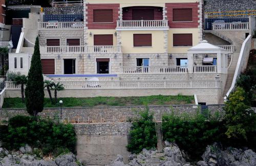 Villa Isabella - Luxury with style right next to the beach, private pool and sea view - Foto 1