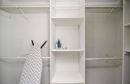 Family & Dog Friendly 4BD-3BA in Stone Mountain - Foto 35