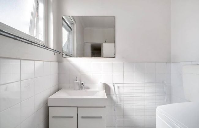 Quaint 1BD on the Doorstep of Manly Beach - Photo 10