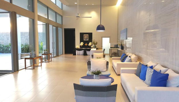 BLU-Pool Access - Foto 5, Zona de estar del vestíbulo