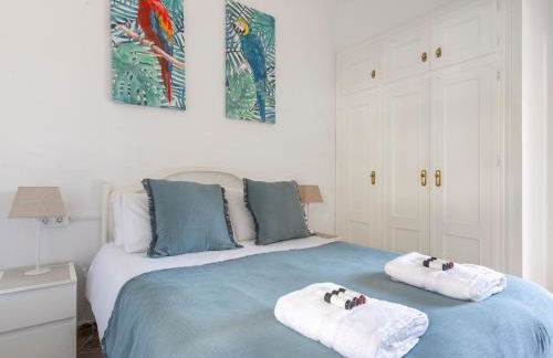 Villa with Free Heated Pool - Pass the Keys - Photo 14