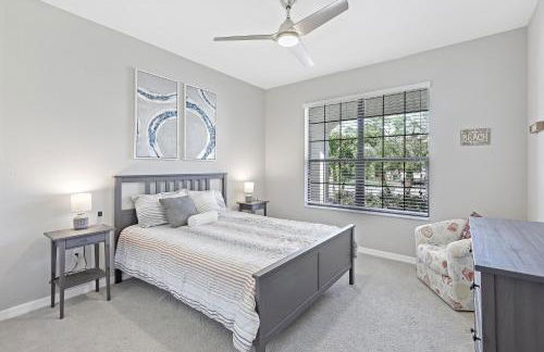 Modern waterfront home in Artesia with pool/gym - Photo 20