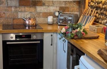 Pet Friendly, Border Cottage, Norfolk - Photo 8