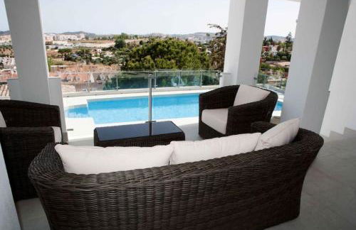 Luxury villa with heated pool for 12 to 14 people - Photo 8