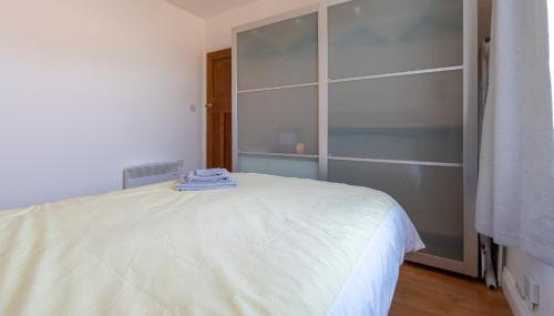 Luxury 1st floor modern flat, close to city with free parking - Foto 3, wardrobe