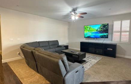 Amazing Lincoln Home with Pool and Hot Tub - Foto 3