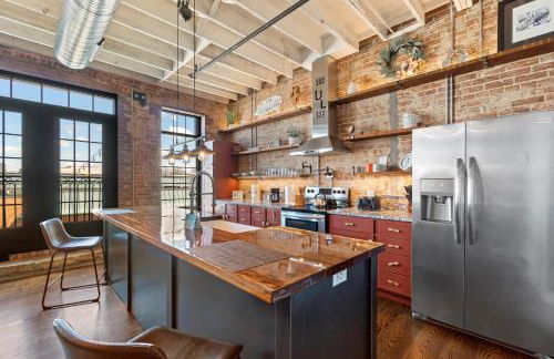 Downtown Urban Loft above Restaurant #7 - Foto 1