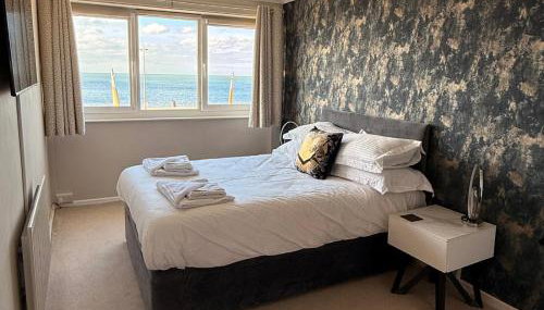 The Beachcomber - seafront, free parking, free wifi - Foto 2