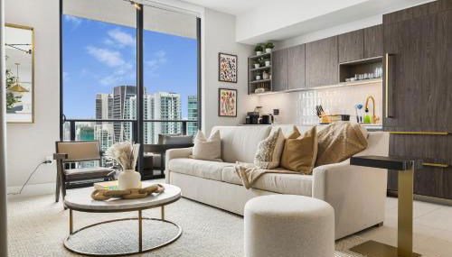 On The 49th Floor! Condo on Highest & Free Parking - Foto 2