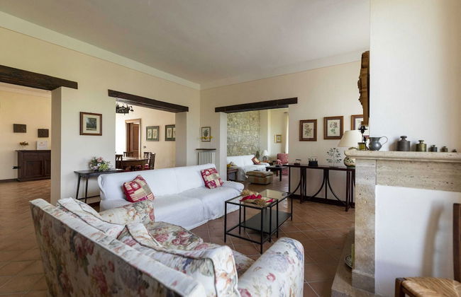 Classic Villa for Family With Pets - Photo 19