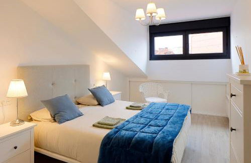 Ático con terraza en playa de San Lorenzo - Foto 13