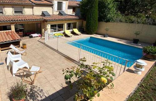 Maison de famille (piscine, jacuzzi et sauna) - Foto 1