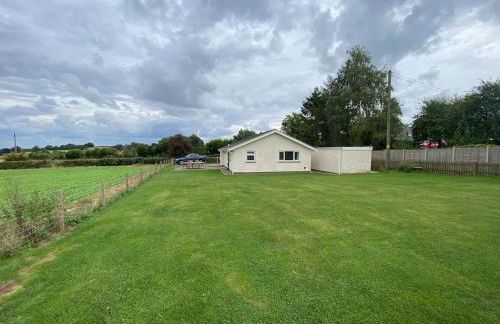 Cosy bungalow with views, walks, garden & parking. - Foto 17