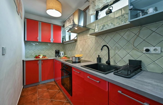 Twin Oasis Retreat with Pool & Spa - Happy Rentals - Foto 13