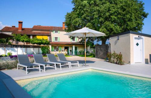 Adorable Holiday Home With Pool and Terrace - Foto 1