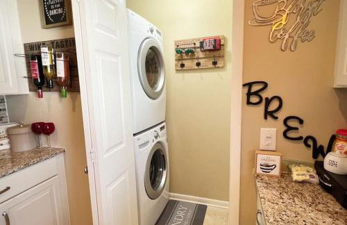 2 Bdrm Home with 3 beds mins from Casino - Photo 2