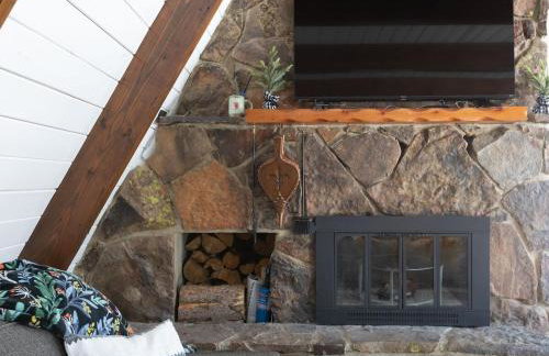 Cedar Creek Chalet - Snowmobilers Dream - Hot tub - Foto 30