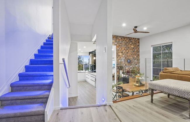 High-end Modern Villa Spa Pool & Views - Photo 42