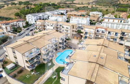 Homiday - Green Bay Village - Photo 7