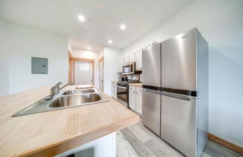 Golf Course View Centrally Located Condo in Erie - Foto 9