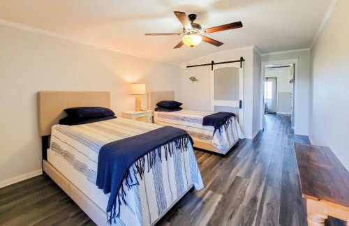 Cozy Coastal Retreat - Foto 32