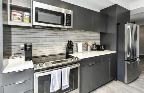 2BR Urban Retreat Gym Parkng and Scenic Rooftop - Foto 24