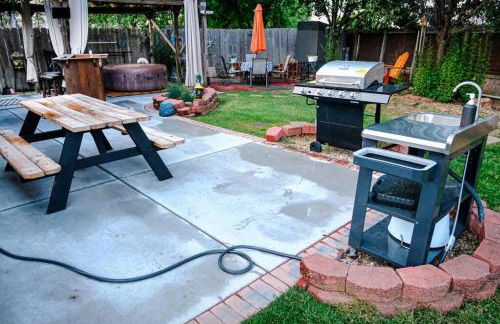 The Home Base McConnell AFB, Hot tub 3 bed 2 bath - Foto 20