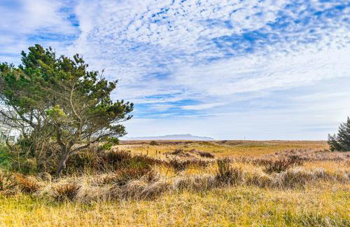 3-Acre Oceanfront Home Game Room and Fire Pit! - Foto 30