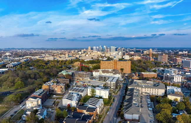 Walkable Midtown Location Modern Amenities, Pool & Gym Anthem by Avantstay - Foto 6