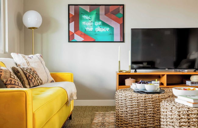 Daisy by Avantstay Modern Home w/ Spacious Backyard, Pool & Table Tennis - Foto 27