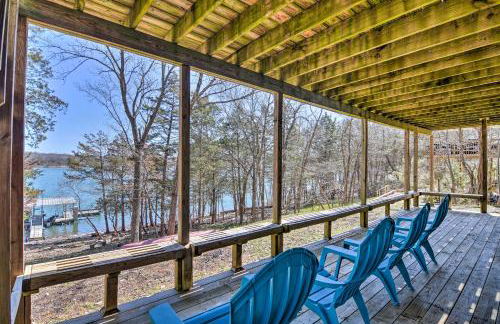 Lakefront Table Rock Getaway with Private Swim Dock! - Foto 25