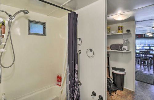 Coastal PNW Gem with Hot Tub - Walk to Beach! - Foto 9