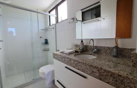 Apartamento espetacular na MELHOR praia da Bahia, GUARAJUBA é uma das únicas praias com selo azul do Brasil -Luxo, lazer, diversão e tranquilidade! Projetado para que você tenha a melhor experiência em hospedagem - Condominio tipo resort, o mais procurado - Foto 58