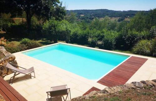 Dans la bastide de Domme - piscine chauffée, parking privé - Foto 8