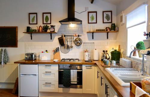 The Lodge - Photo 10