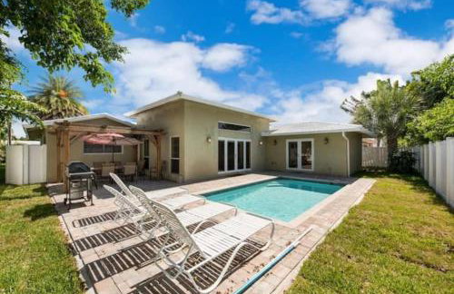 Home with pool by Dream Vacation - Foto 5